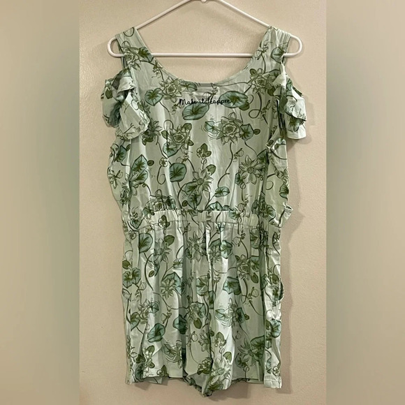 HOT TOPIC x DISNEY x HER UNIVERSE Tiana Cold Shoulder Romper - Picture 7 of 10